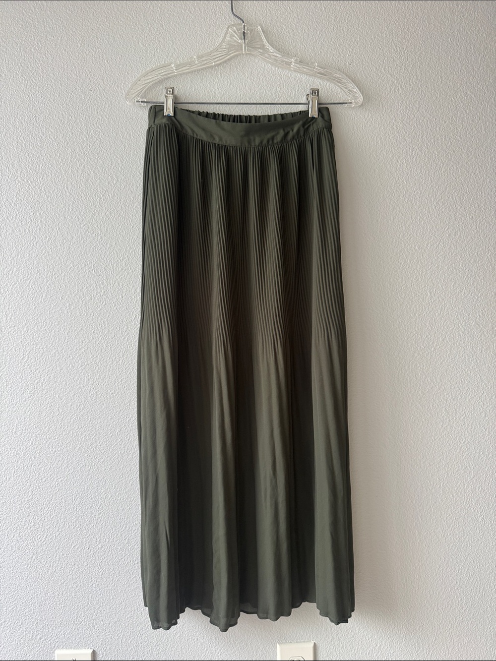 Topshop Olive Green Pleated Maxi Skirt size 6